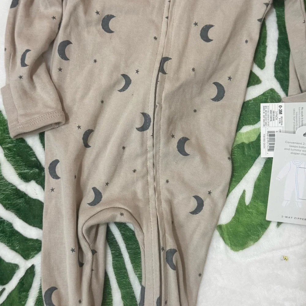 Carter's Baby Clothing Set with Green, Beige, Gray, and Blue Designs - Picture 3 of 6